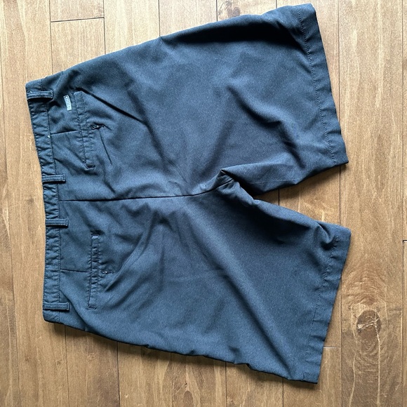 Sunice Men’s Grey Flat Front Shorts - Size 36 - Picture 2 of 7